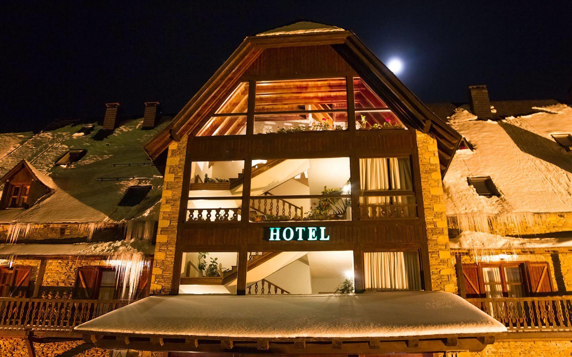Hotel Chalet Bassibe Baqueira Beret Zewnętrze zdjęcie