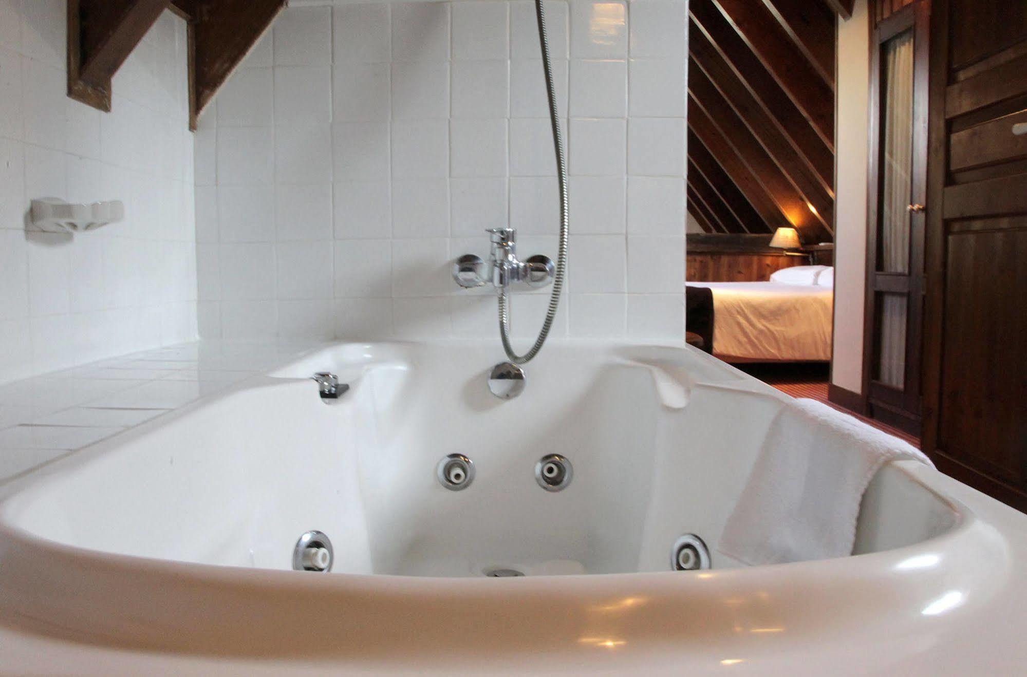 Hotel Chalet Bassibe Baqueira Beret Zewnętrze zdjęcie